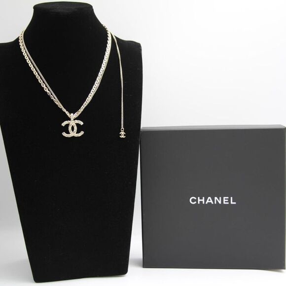 Chanel 21P Metal Double Layer Embossed Necklace - Picture 2 of 14